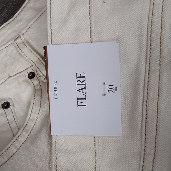 WOMEN'S FLARE LEG DENIM PANT | FUTURE COLLECTIVE | 20 - Picture 13 of 14